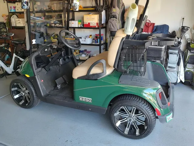 Glastenbury- Golf-Cart