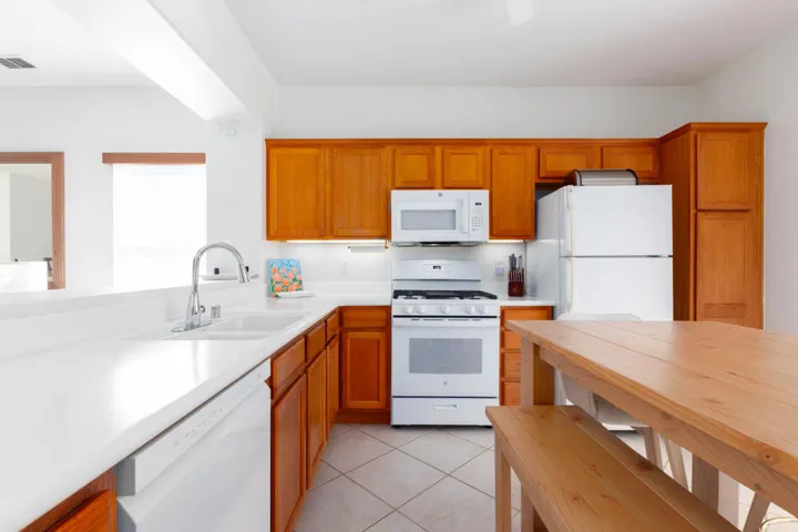 AGREP-13 Alt="glastenbury-kitchen-1"