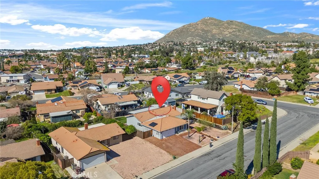 12659 Meadbury Drive, Moreno Valley, California 92553 home-pic-38