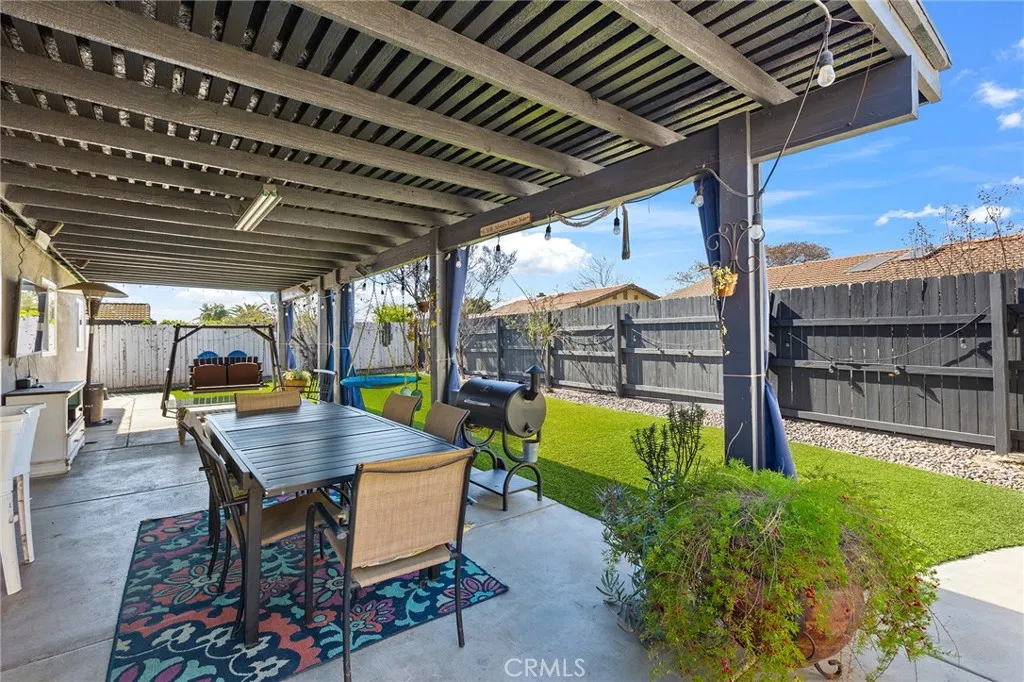 12659 Meadbury Drive, Moreno Valley, California 92553 home-pic-29