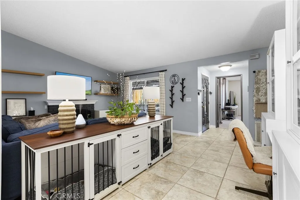 12659 Meadbury Drive, Moreno Valley, California 92553 home-pic-11