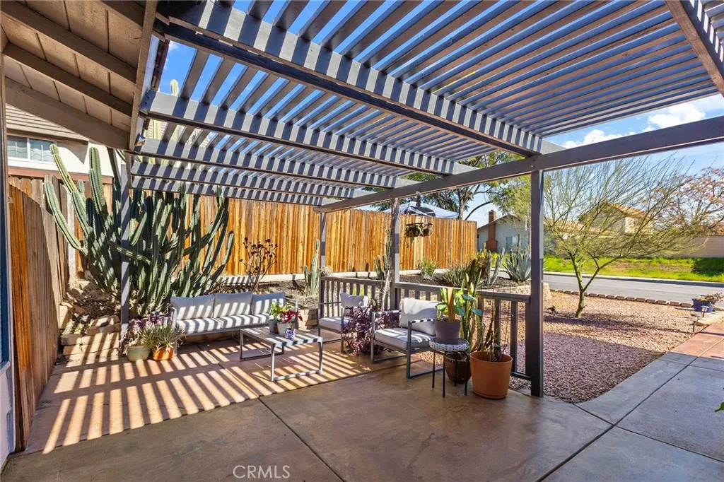 12659 Meadbury Drive, Moreno Valley, California 92553 home-pic-6