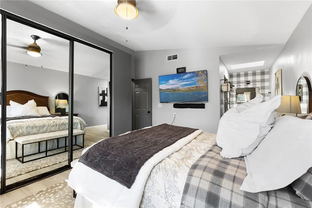 12659 Meadbury Drive, Moreno Valley, California 92553 home-pic-25
