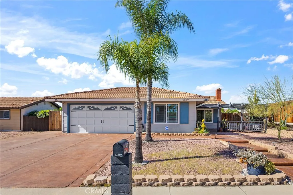 12659 Meadbury Drive, Moreno Valley, California 92553 home-pic-2