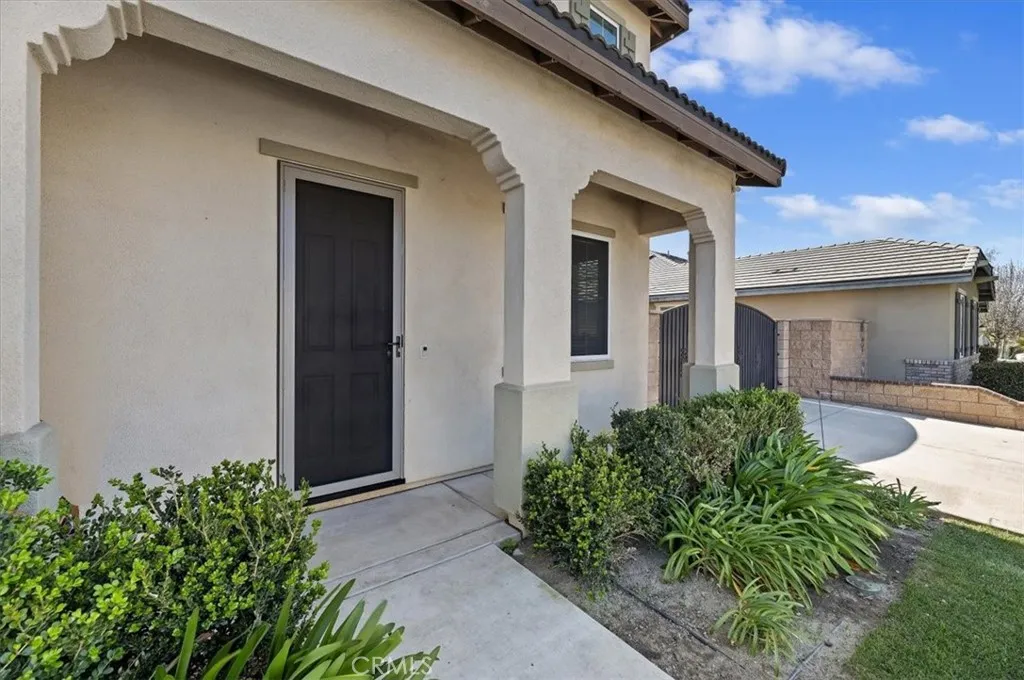 11938 Nuthatch Court, Jurupa Valley, California 91752 home-pic-17