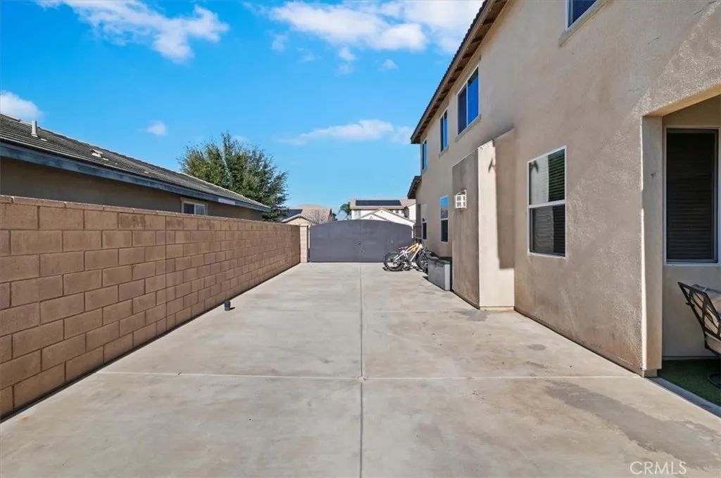 11938 Nuthatch Court, Jurupa Valley, California 91752 home-pic-16