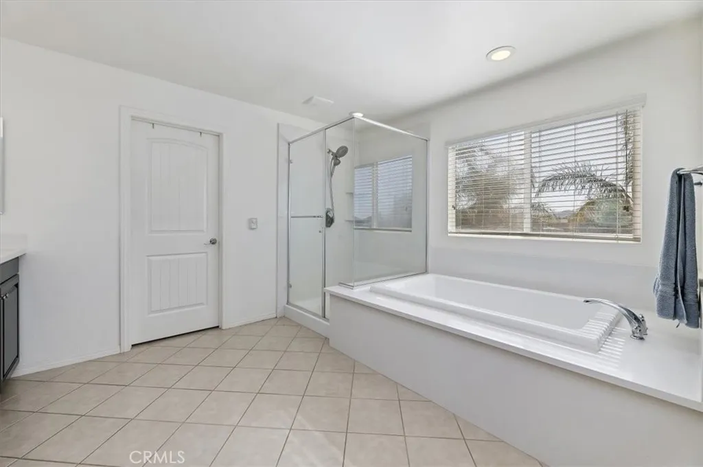 11938 Nuthatch Court, Jurupa Valley, California 91752 home-pic-36