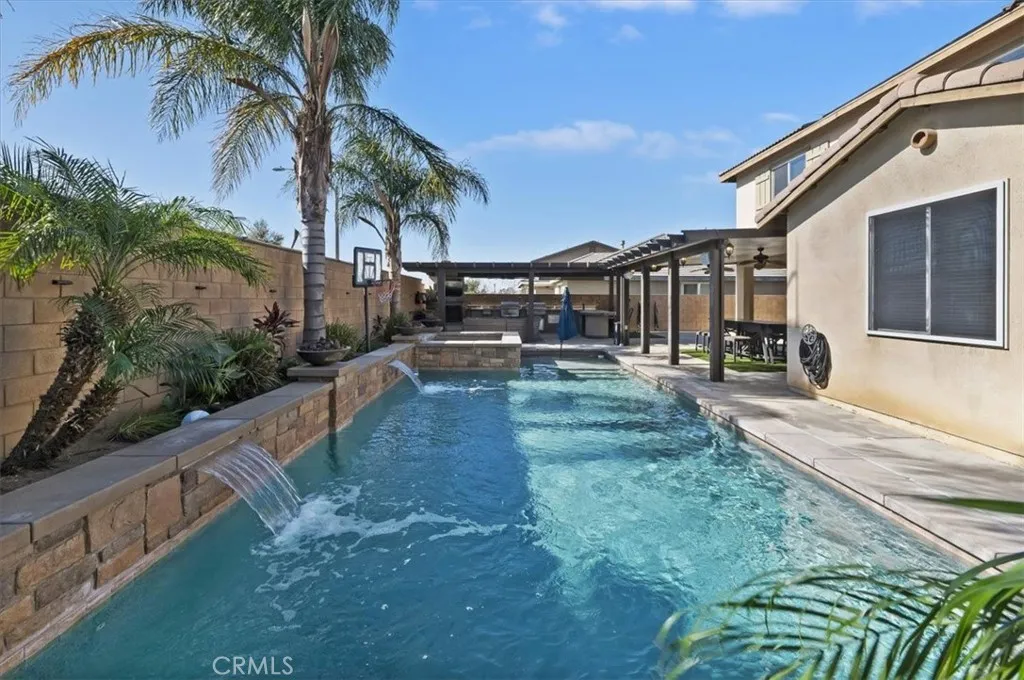 11938 Nuthatch Court, Jurupa Valley, California 91752 home-pic-6