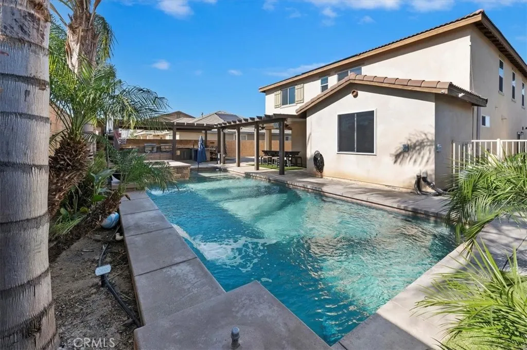 11938 Nuthatch Court, Jurupa Valley, California 91752 home-pic-14