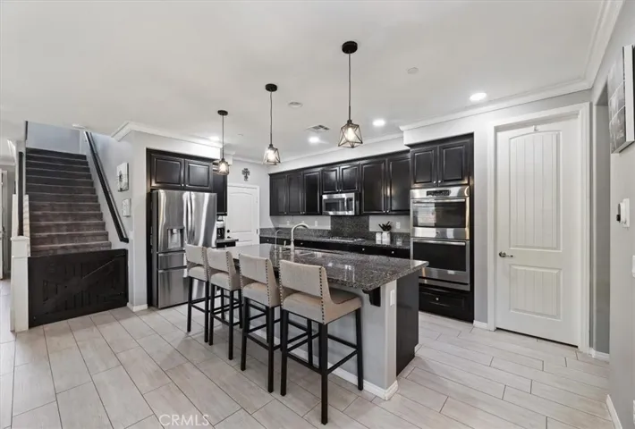 Oversize Walk-in Pantry