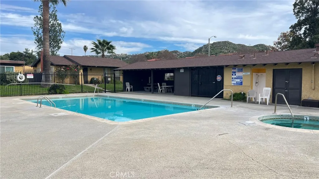 306 E Thornton, Hemet, California 92543 home-pic-26