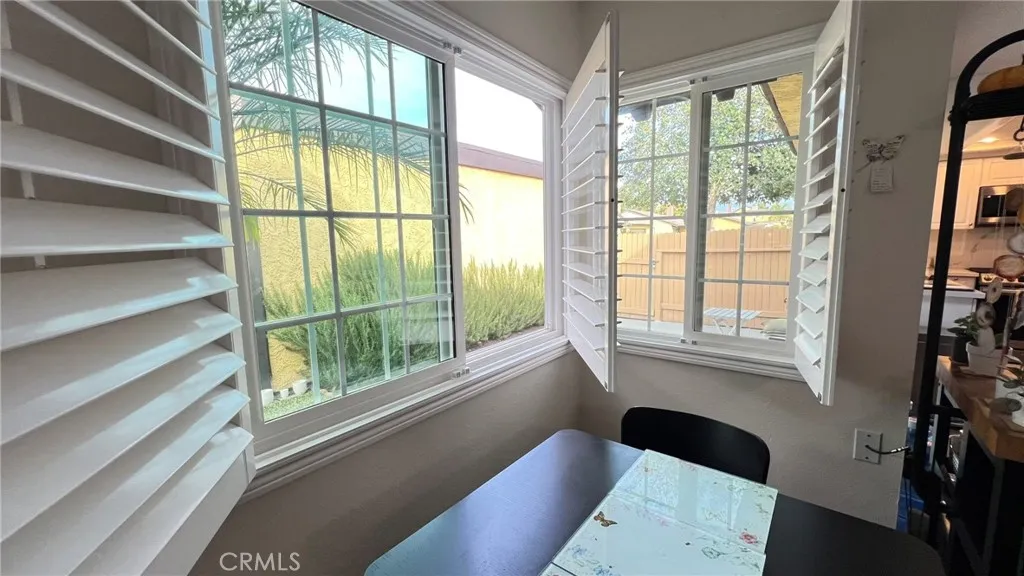 306 E Thornton, Hemet, California 92543 home-pic-7