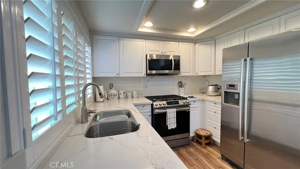 306 E Thornton, Hemet, California 92543 home-pic-9