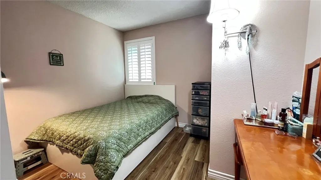 306 E Thornton, Hemet, California 92543 home-pic-14