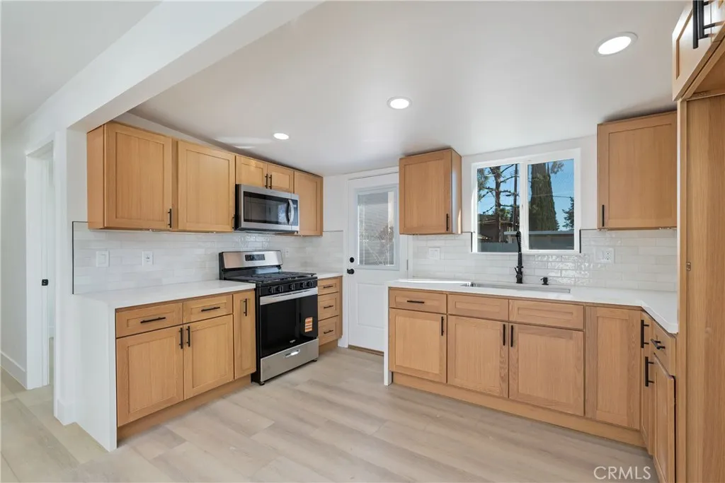 240 Olive, Claremont, California 91711 home-pic-10