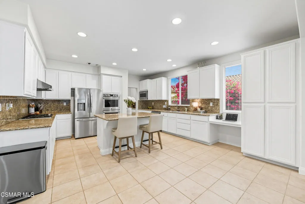 4305 Crabapple Court, Moorpark, California 93021 home-pic-12