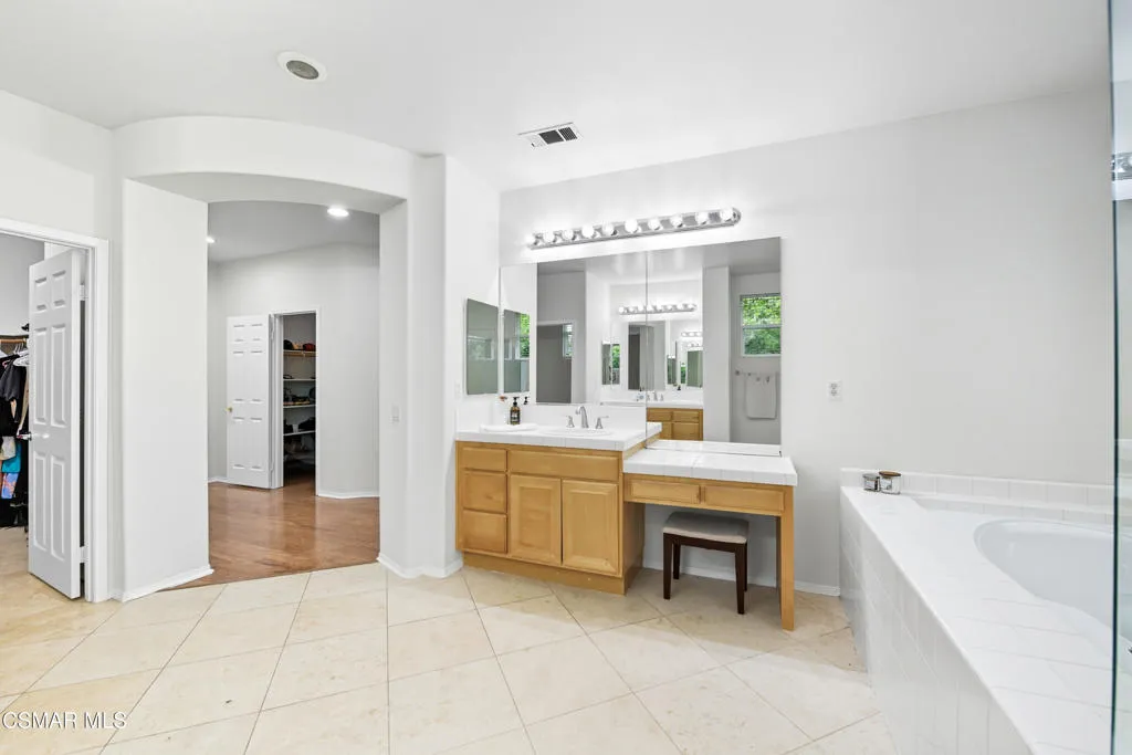 4305 Crabapple Court, Moorpark, California 93021 home-pic-27