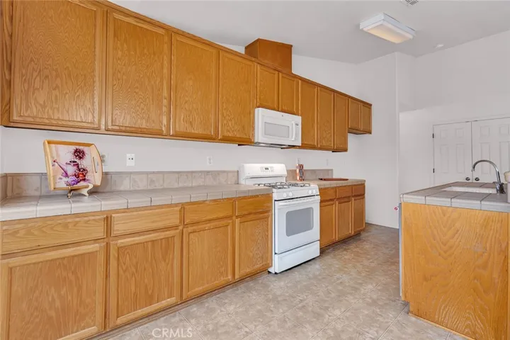 2179 W Rock Creek Court, Merced, California 95348