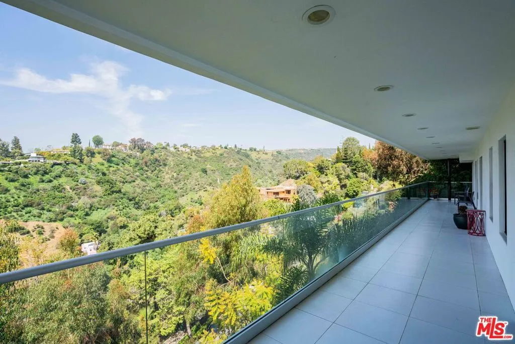 1441 Summitridge Drive, Beverly Hills, California 90210 home-pic-30