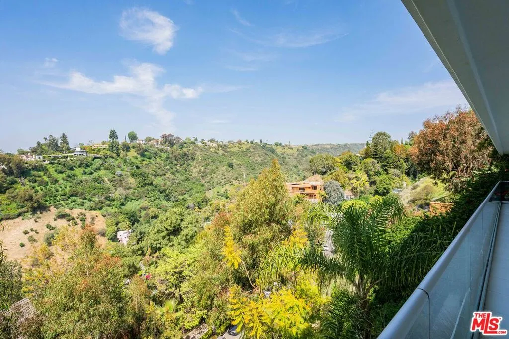 1441 Summitridge Drive, Beverly Hills, California 90210 home-pic-37