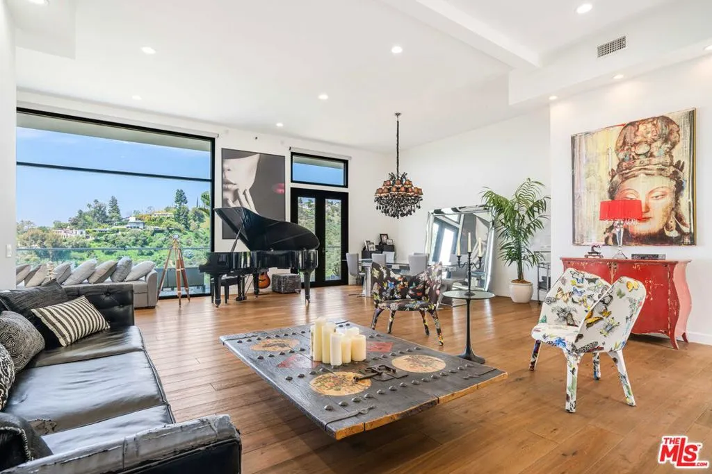 1441 Summitridge Drive, Beverly Hills, California 90210 home-pic-3