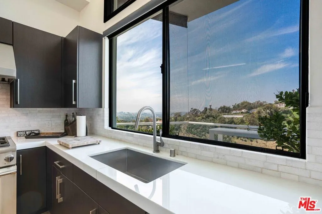 1441 Summitridge Drive, Beverly Hills, California 90210 home-pic-12