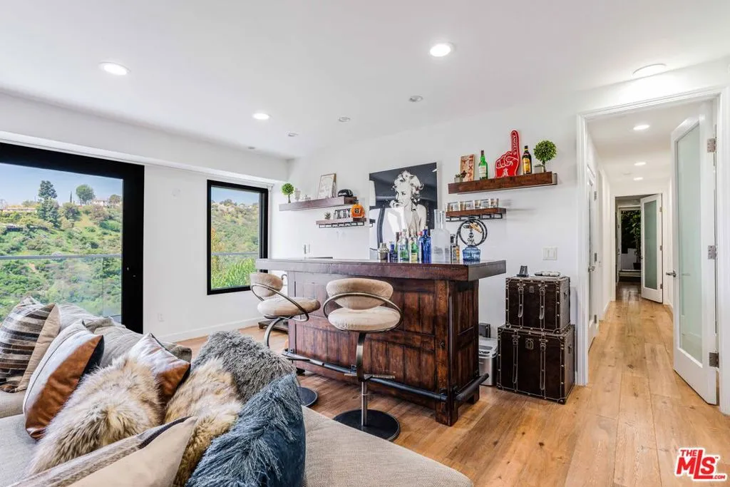 1441 Summitridge Drive, Beverly Hills, California 90210 home-pic-17