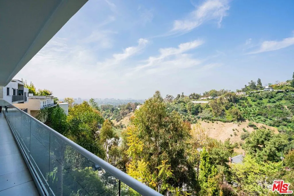 1441 Summitridge Drive, Beverly Hills, California 90210 home-pic-33