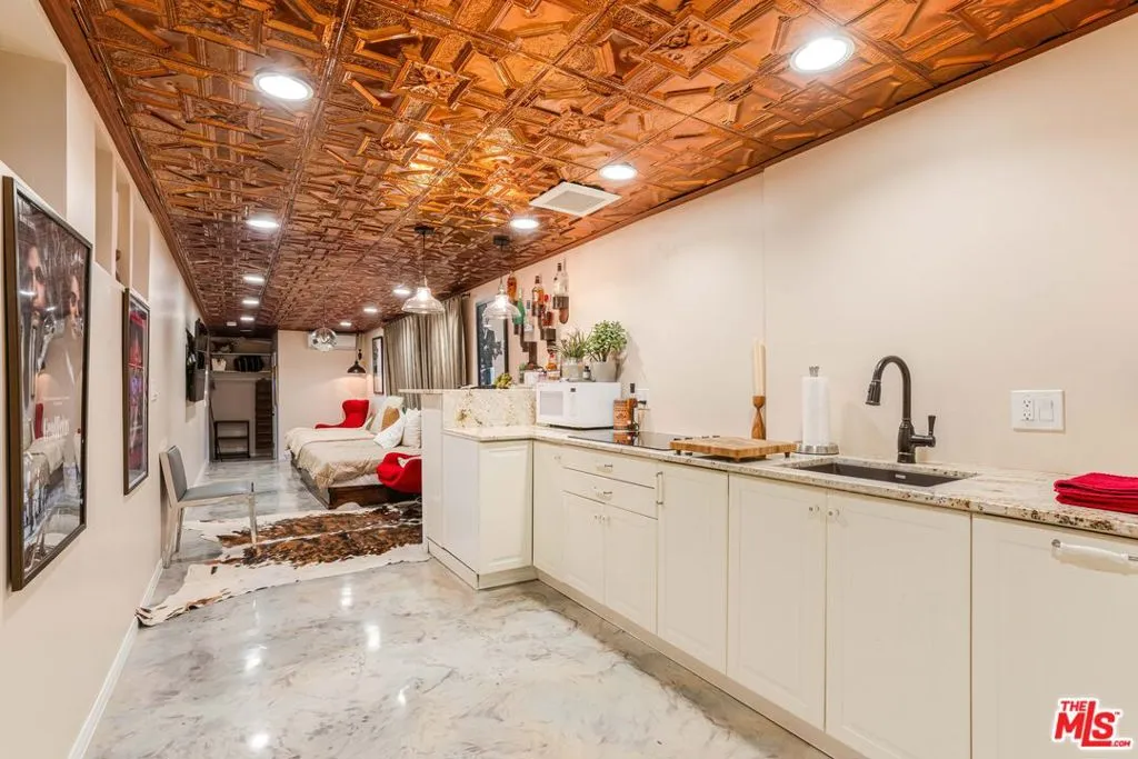 1441 Summitridge Drive, Beverly Hills, California 90210 home-pic-22