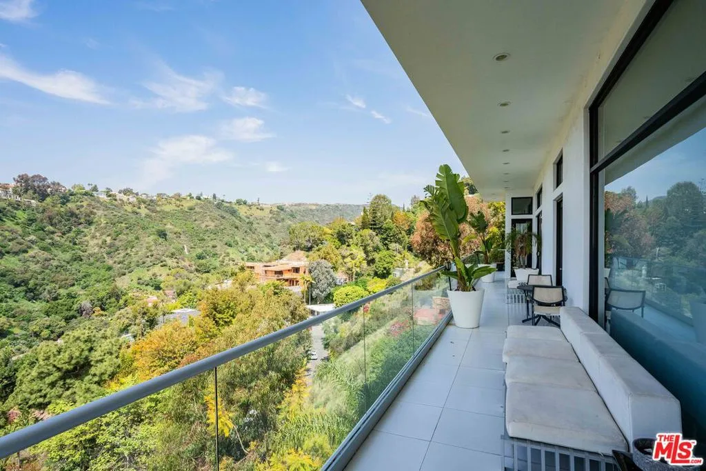 1441 Summitridge Drive, Beverly Hills, California 90210 home-pic-38