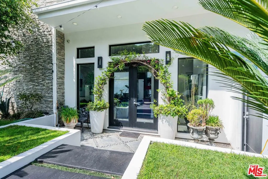 1441 Summitridge Drive, Beverly Hills, California 90210 home-pic-2