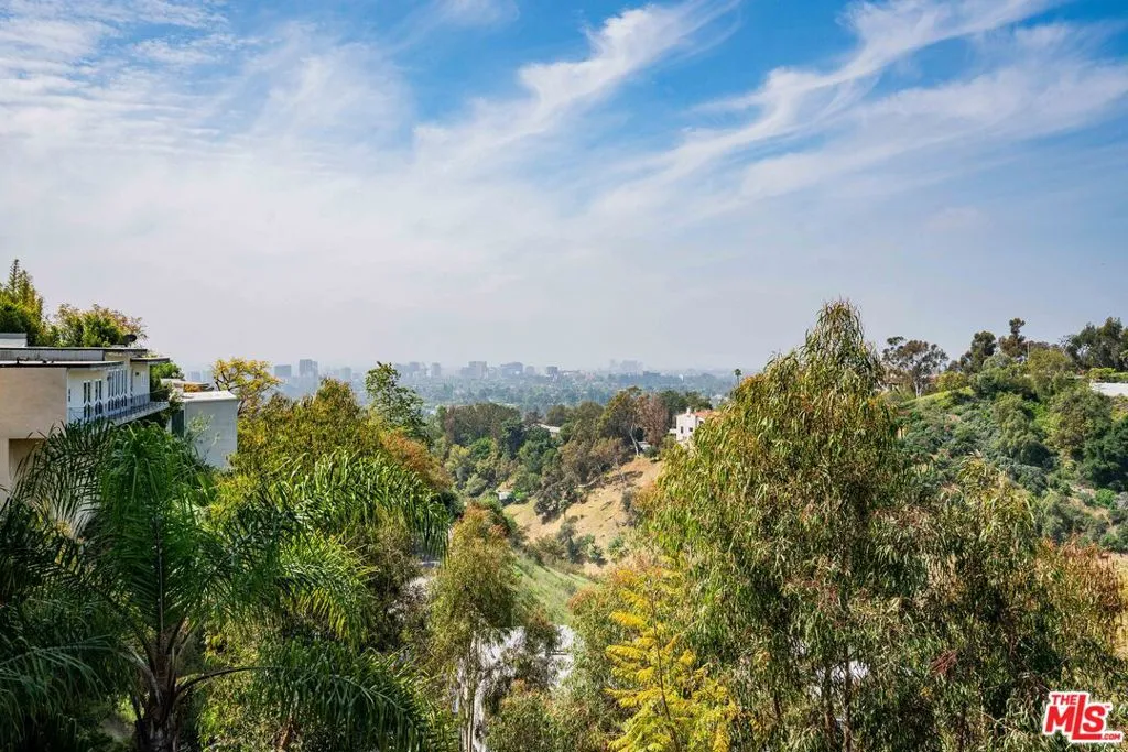 1441 Summitridge Drive, Beverly Hills, California 90210 home-pic-32