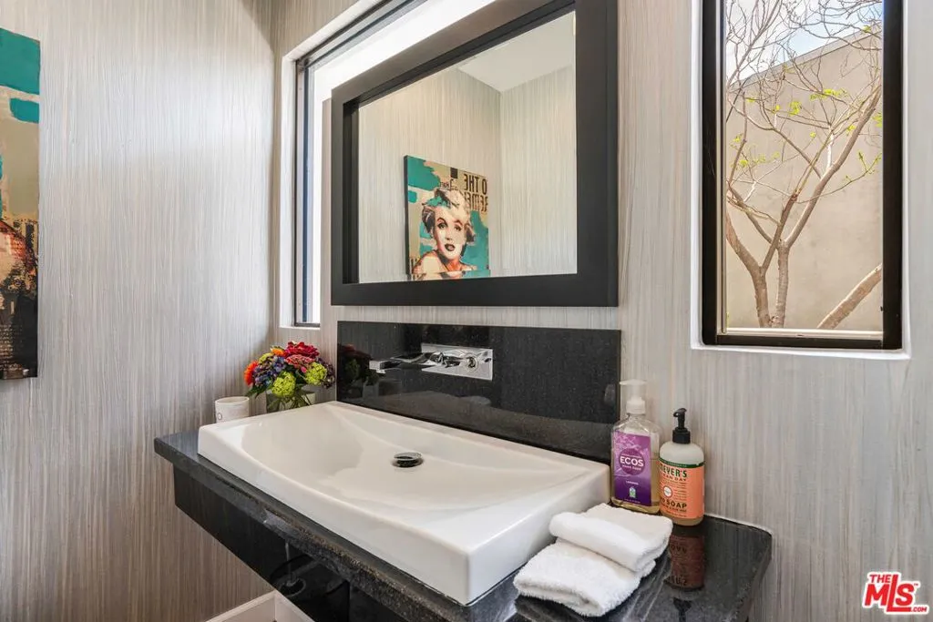 1441 Summitridge Drive, Beverly Hills, California 90210 home-pic-19