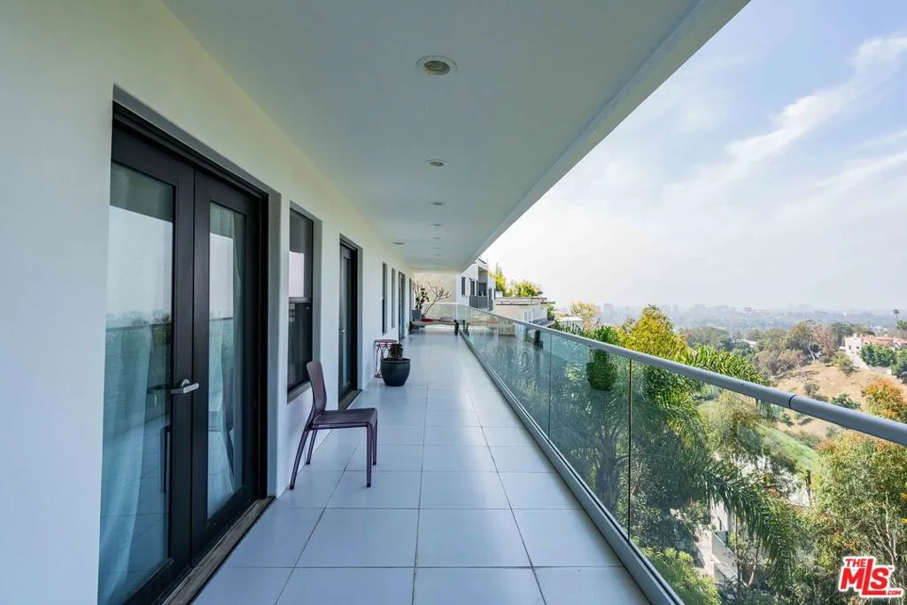 1441 Summitridge Drive, Beverly Hills, California 90210 home-pic-31