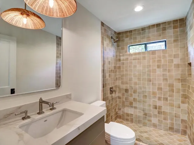17-9721 Siwanoy Dr-17