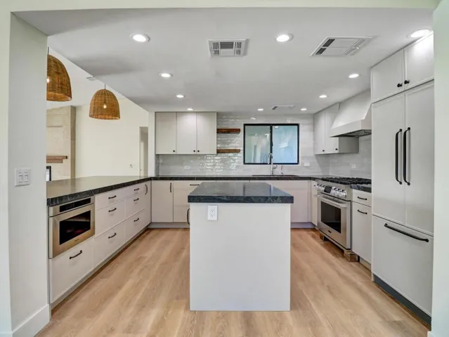 09-9721 Siwanoy Dr-9