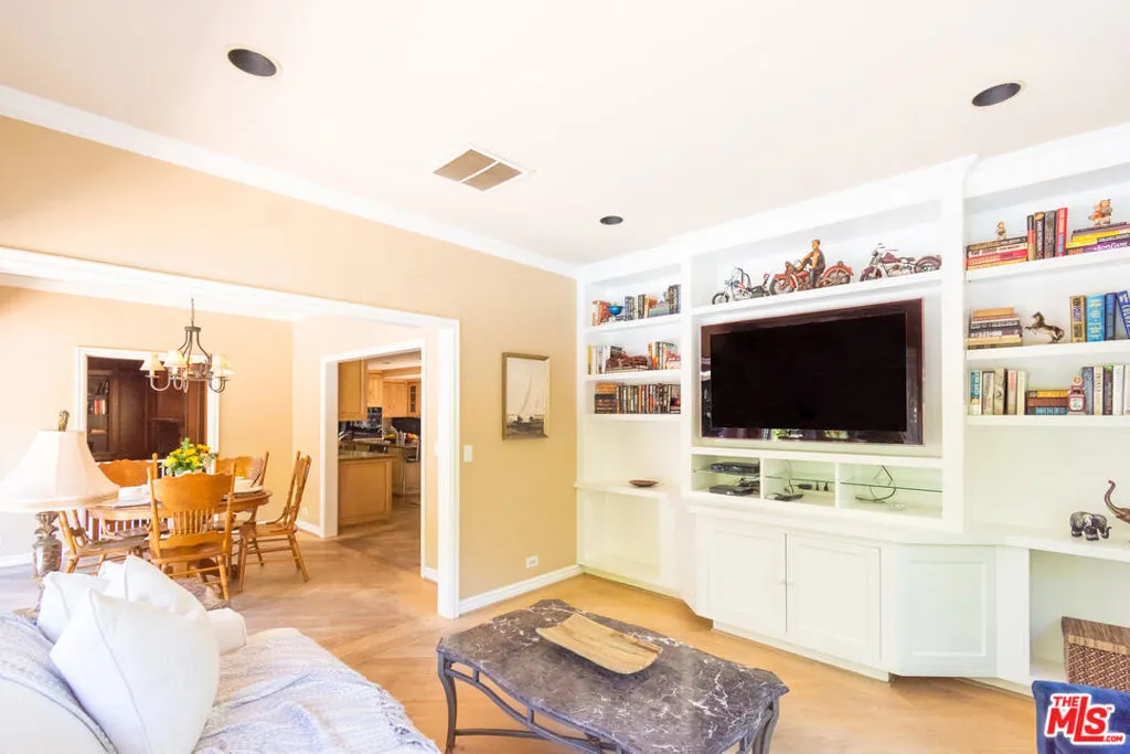 1717 Chevy Chase Drive, Beverly Hills, California 90210 home-pic-7