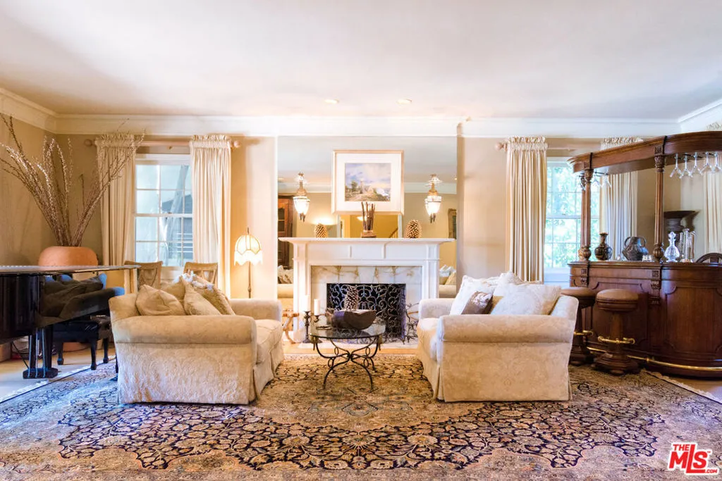 1717 Chevy Chase Drive, Beverly Hills, California 90210 home-pic-4