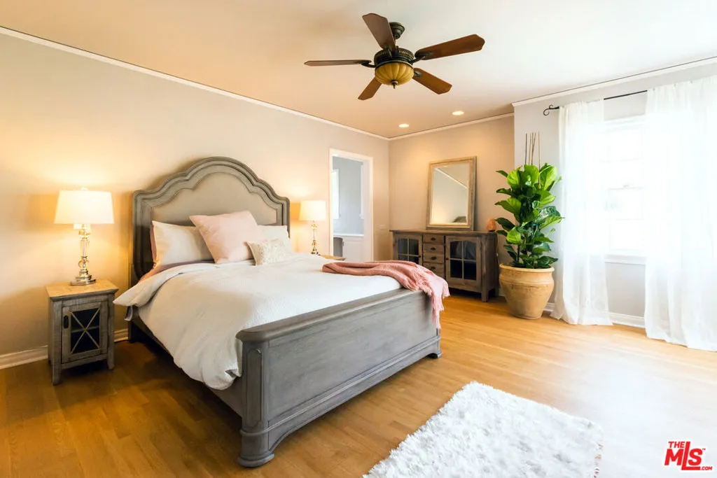 1717 Chevy Chase Drive, Beverly Hills, California 90210 home-pic-15