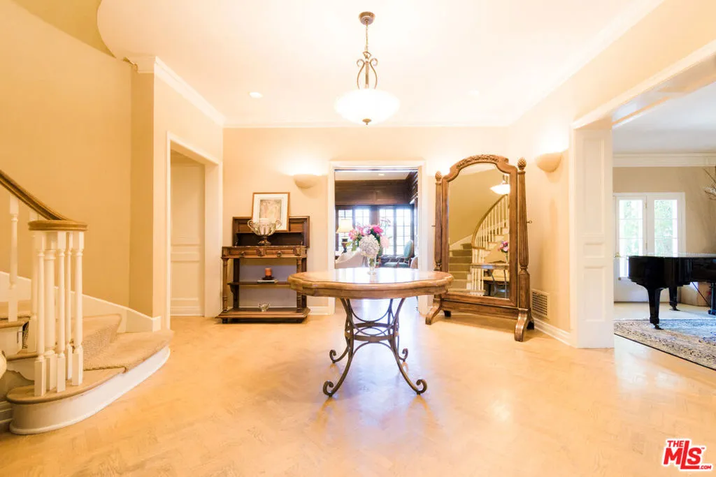 1717 Chevy Chase Drive, Beverly Hills, California 90210 home-pic-2