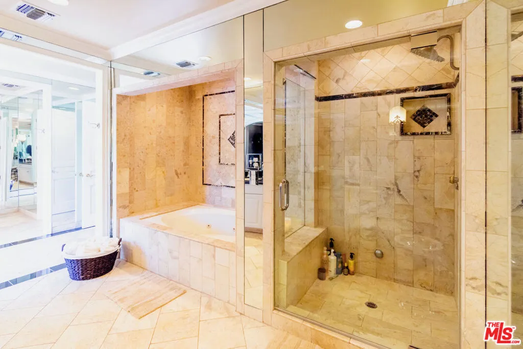 1717 Chevy Chase Drive, Beverly Hills, California 90210 home-pic-13