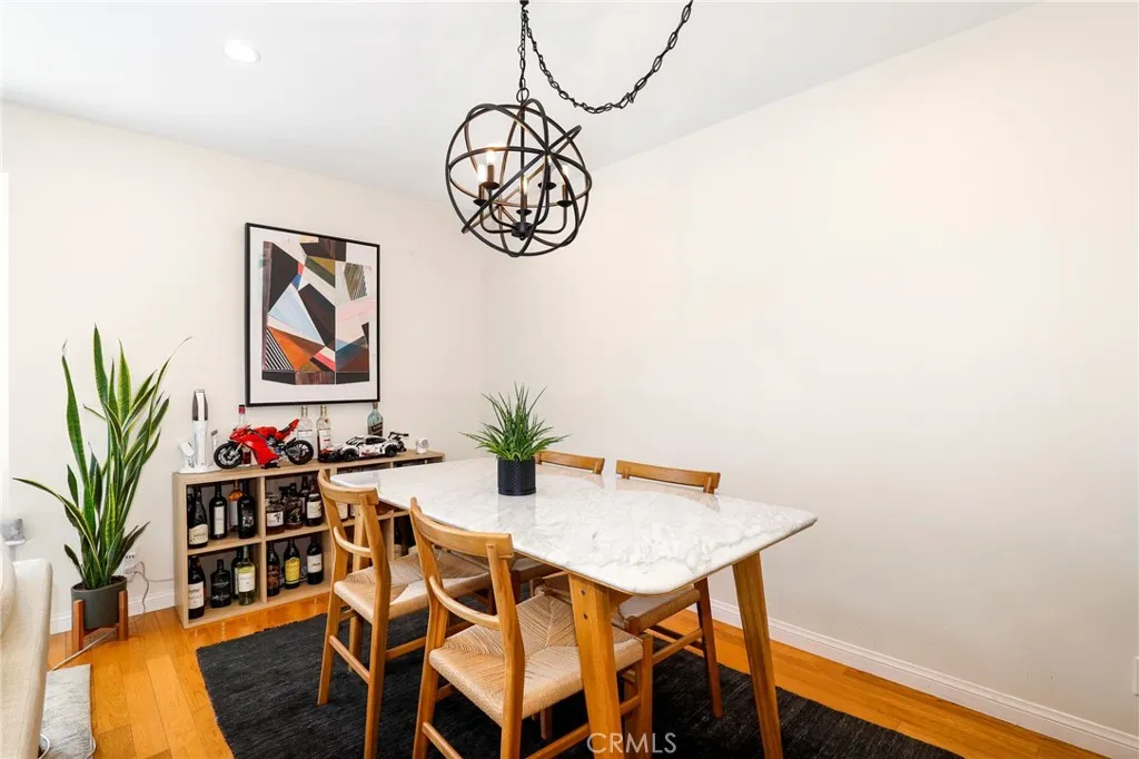 279 N Holliston Avenue 4, Pasadena, California 91106 home-pic-12