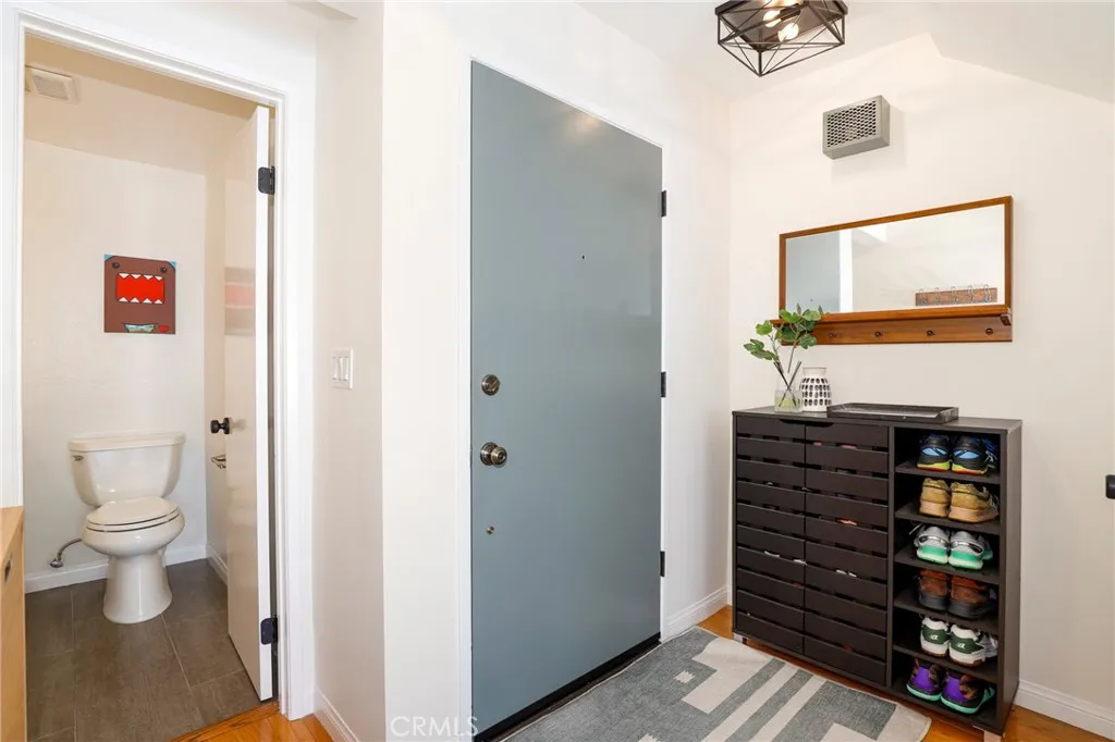 279 N Holliston Avenue 4, Pasadena, California 91106 home-pic-7