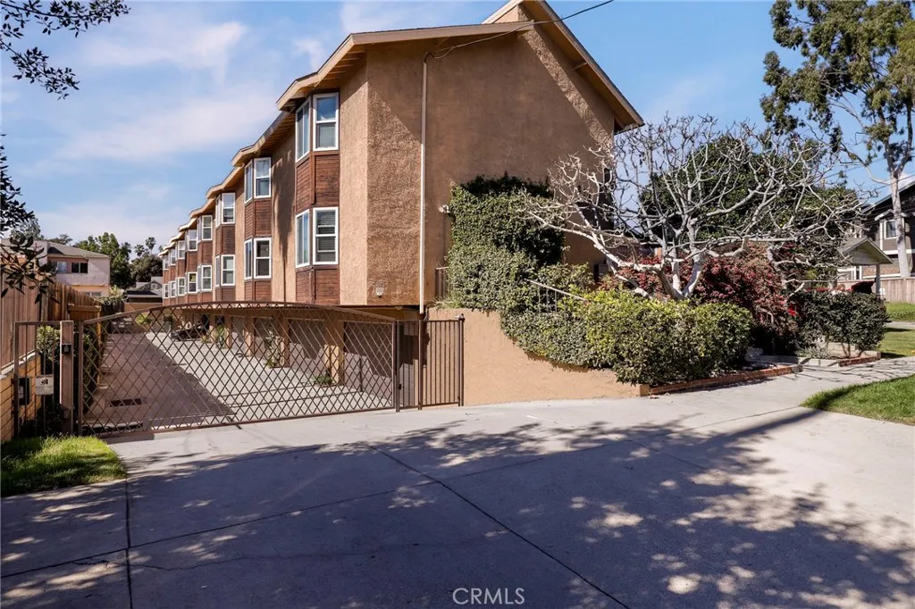 279 N Holliston Avenue 4, Pasadena, California 91106 home-pic-1