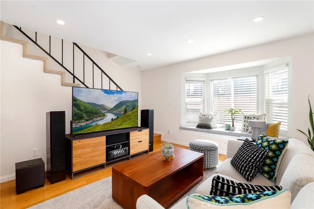 279 N Holliston Avenue 4, Pasadena, California 91106 home-pic-6
