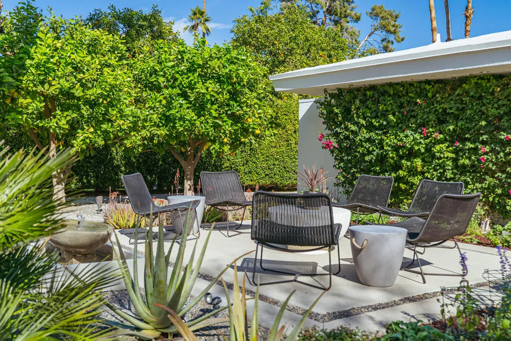 2444 S Calle Palo Fierro, Palm Springs, California 92264 home-pic-12