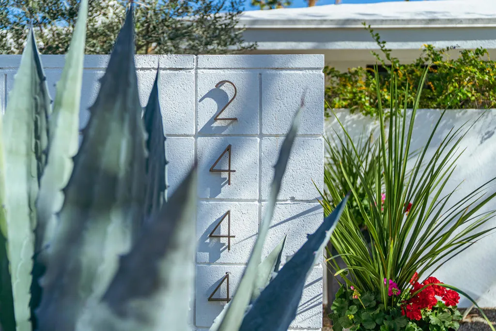 2444 S Calle Palo Fierro, Palm Springs, California 92264 home-pic-7