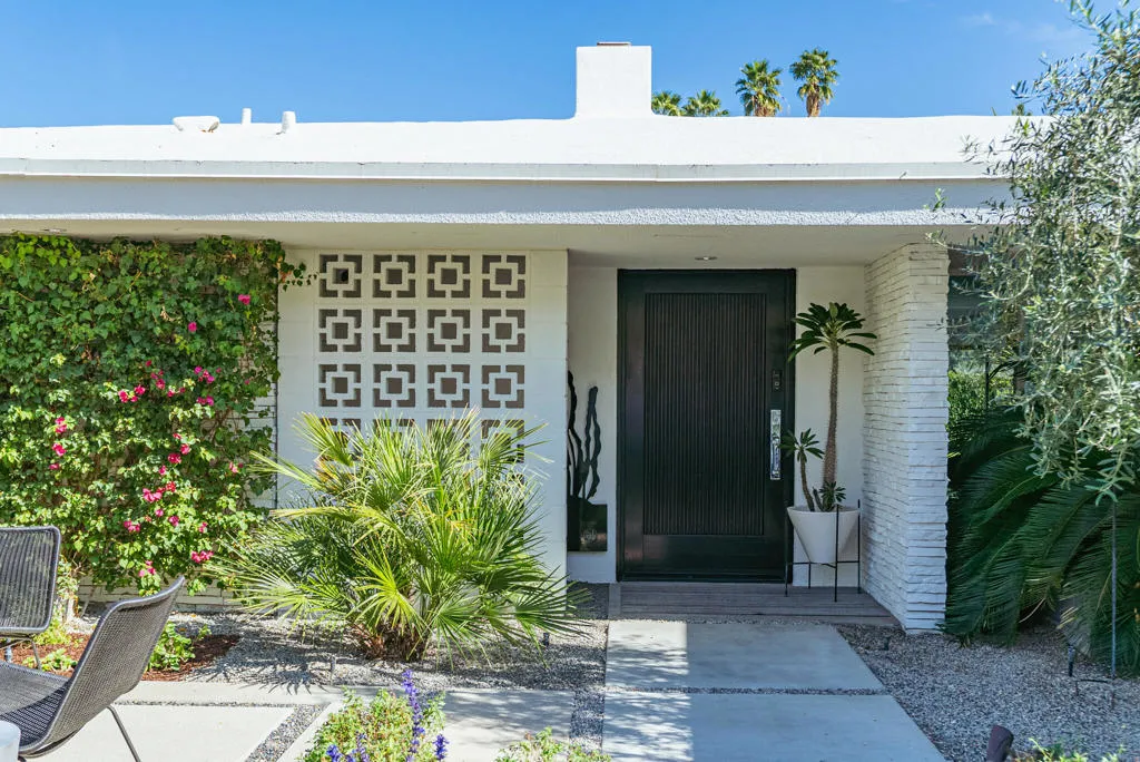 2444 S Calle Palo Fierro, Palm Springs, California 92264 home-pic-14