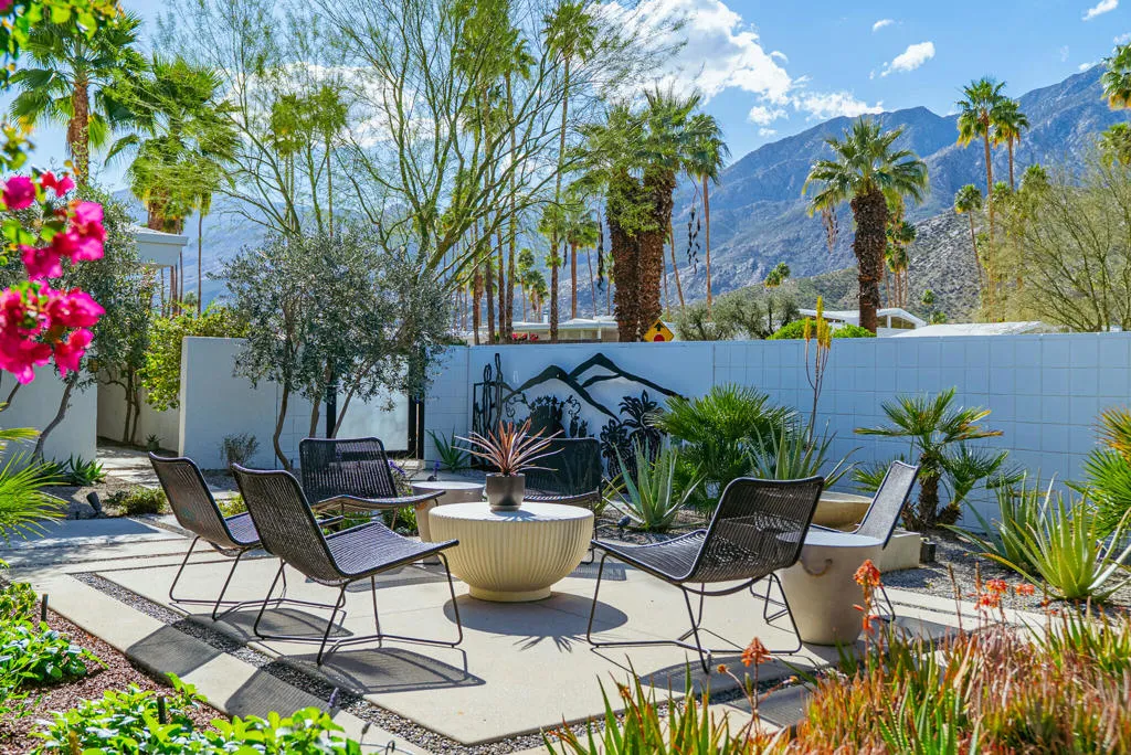 2444 S Calle Palo Fierro, Palm Springs, California 92264 home-pic-13