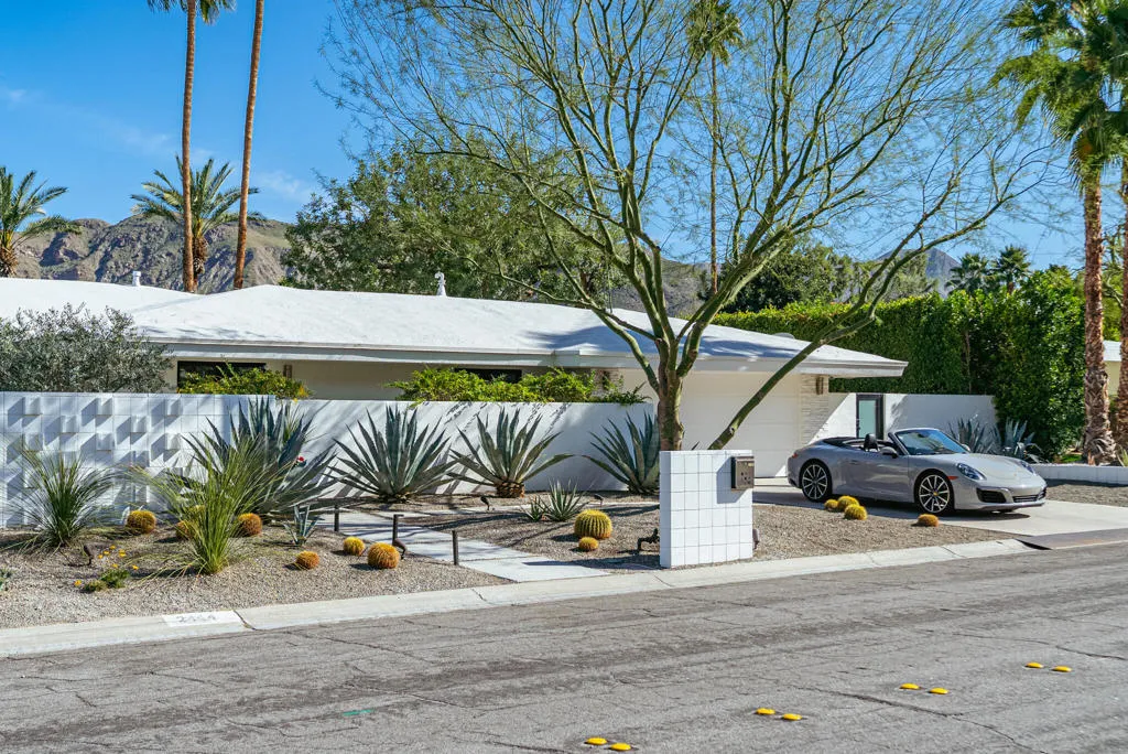 2444 S Calle Palo Fierro, Palm Springs, California 92264 home-pic-9